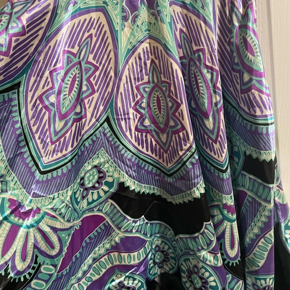 Sangria Black and Purple Patterned Dress - Picture 6 of 8